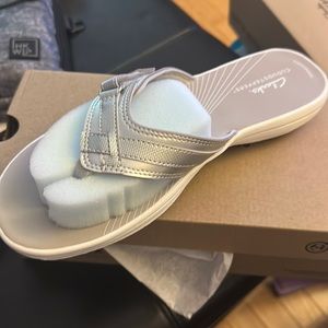 Clarks cloud steppers thong sandals
